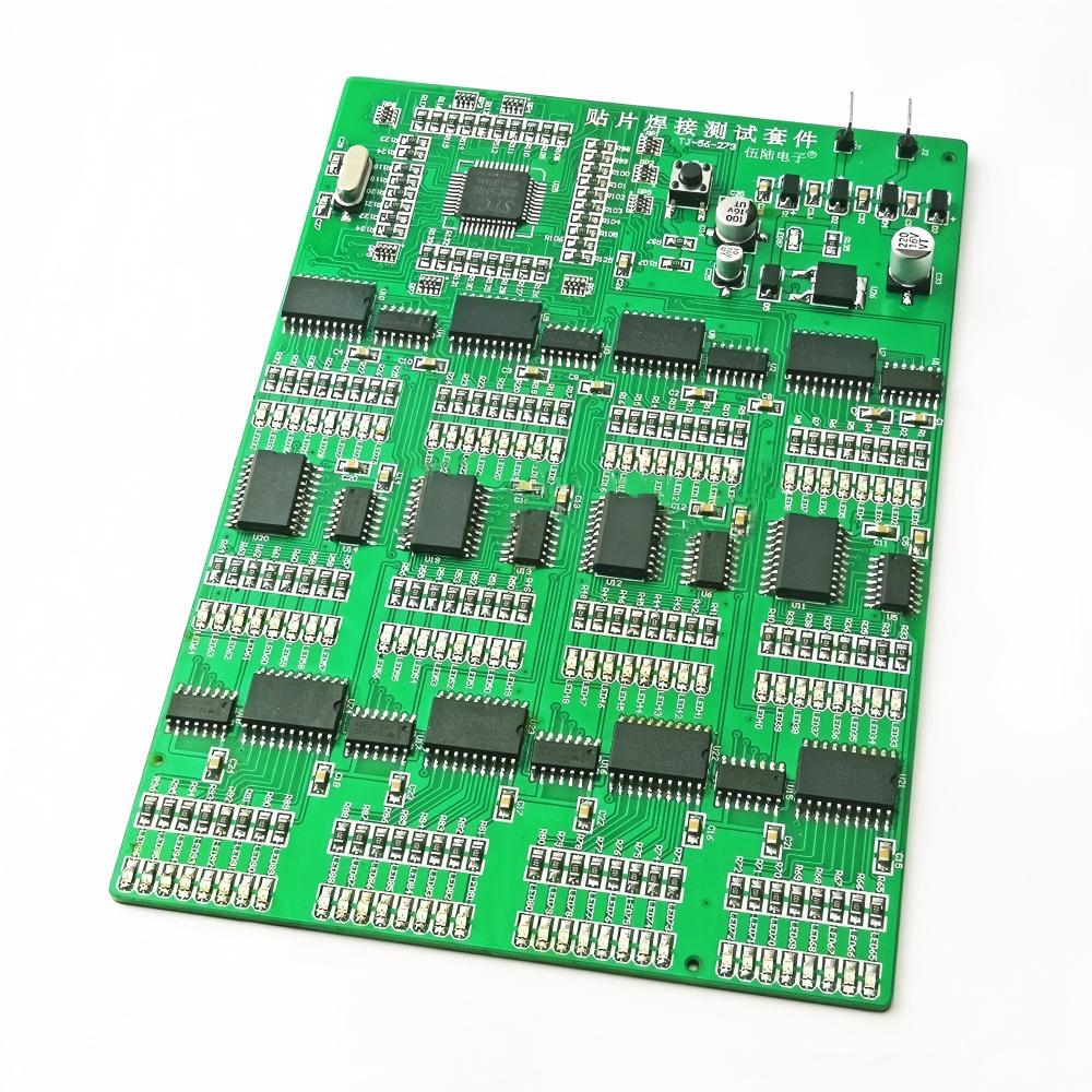 SMTはんだ付けトレーニング練習ボード 300 SMD部品  - Diy Electronics Project Kit のレビューと価格